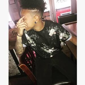 Meet your Posher, Chanel